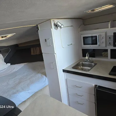 Πλωτό κατάλυμα Comporta Side - Boat Σετούμπαλ